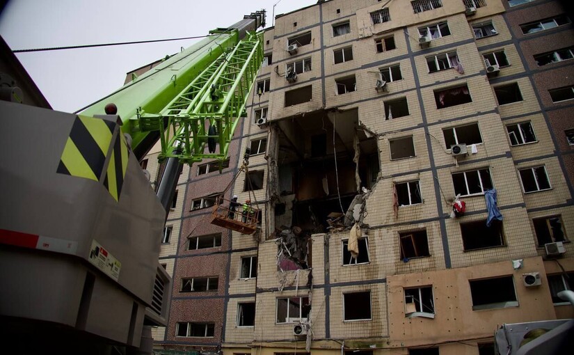 Дом, который пострадал в Днепре