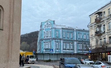 На Подоле разбирают исторический Ткацкий цех: активисты обеспокоены