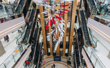 Ощадбанк продає ТРЦ 