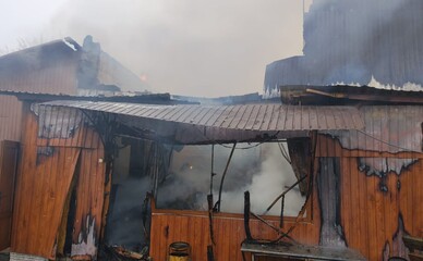 В Краснопавловке взорвался генератор в магазине-кафе и вызвал масштабный пожар