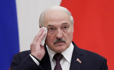 Зеленский ввел санкции против Лукашенко: что запретили белорусскому президенту