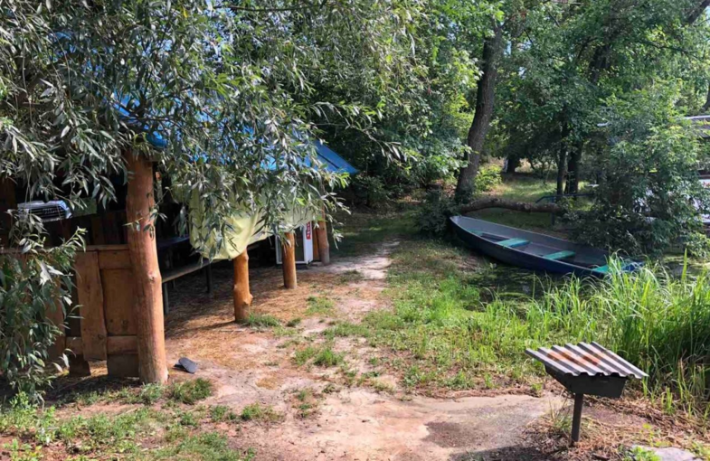 У Полтаві підприємця зобов'язали знести самовільну зону відпочинку біля Ворскли