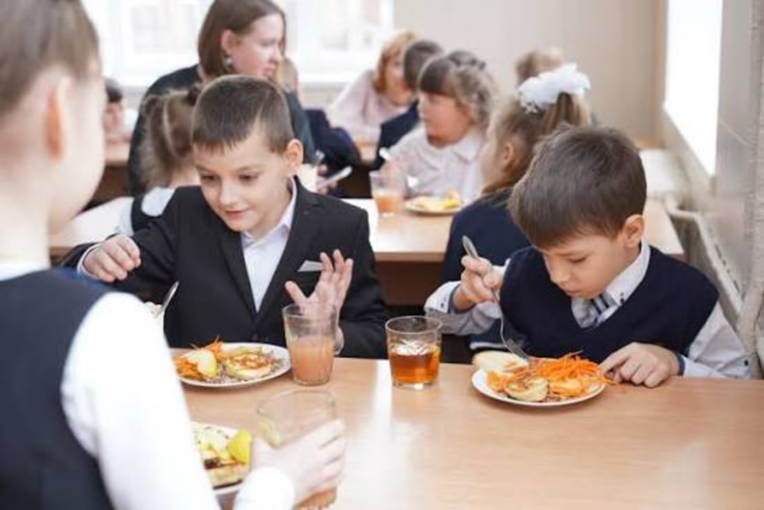 В Одессе дети выбрали макароны и котлеты для школьного меню