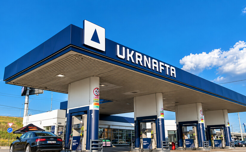 У Києві безпілотники атакували дві заправки &laquo;Укрнафта&raquo;, є загиблі - фото