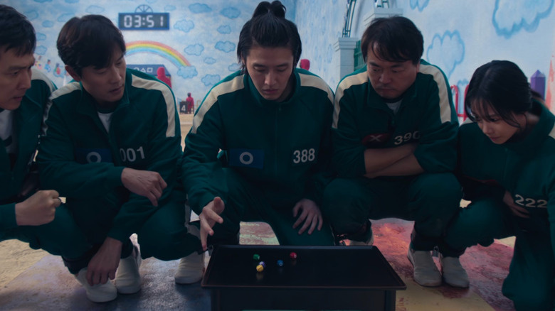 Gonggi (공기) - це традиційна корейська гра