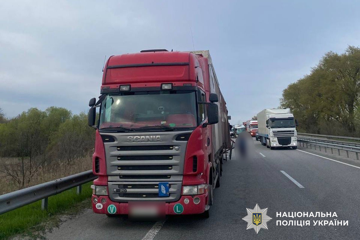 На Полтавщине в ДТП с участием грузовика пострадали пассажиры автобуса - фото