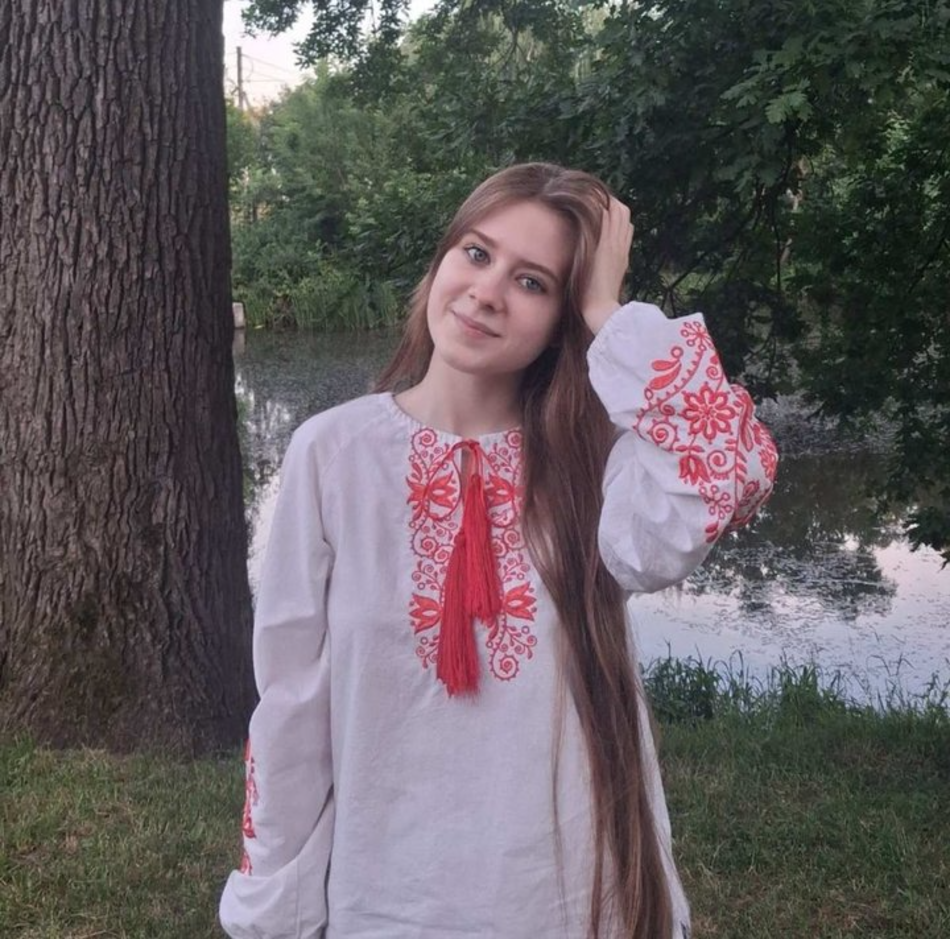 В Полтаве выпускница лицея сдала НМТ по английскому на 200 баллов фото