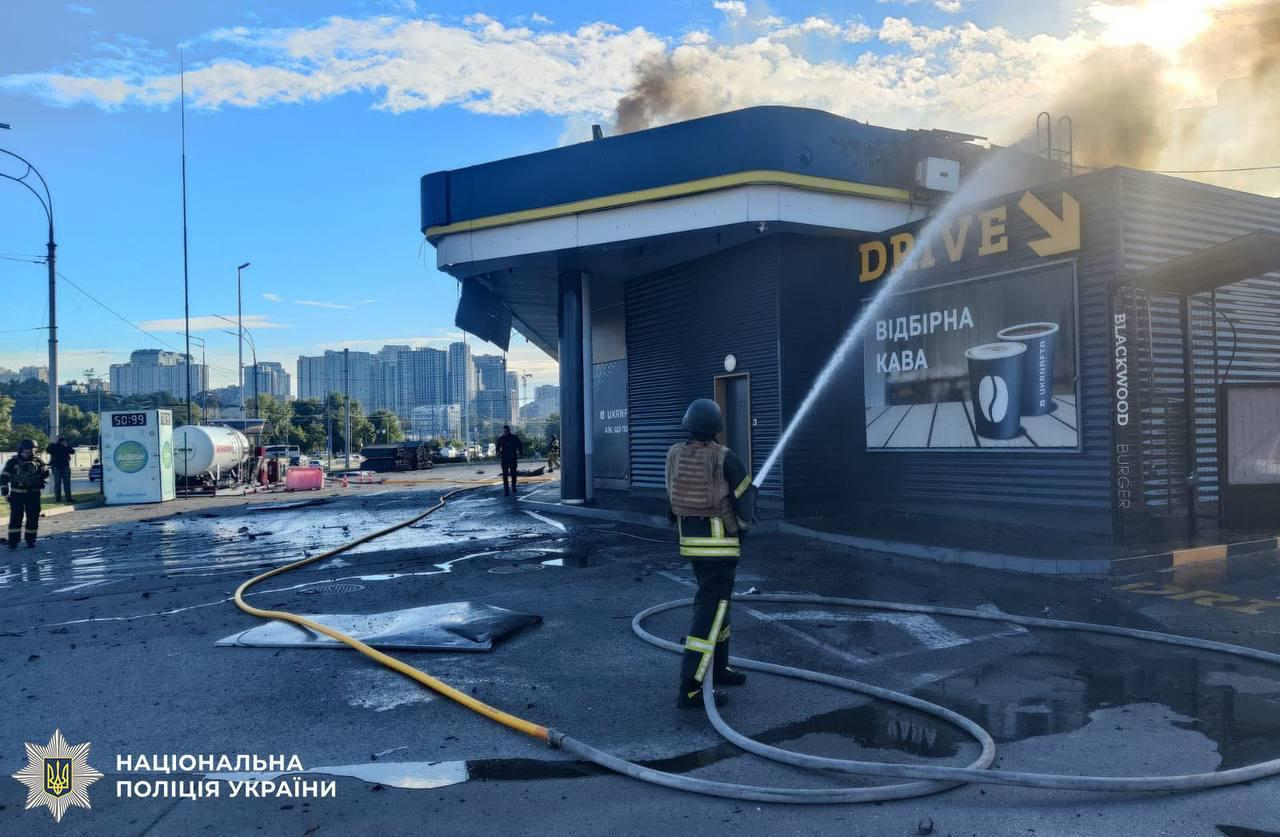 Росія вночі атакувала Україну 200 дронами &mdash; загинули двоє людей фото