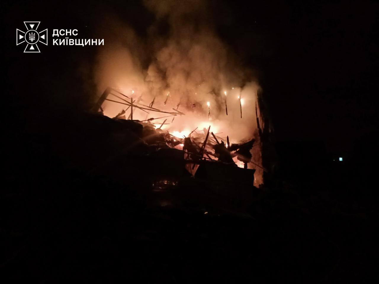 Уночі РФ ударила по Україні ракетами і 152 дронами фото 1