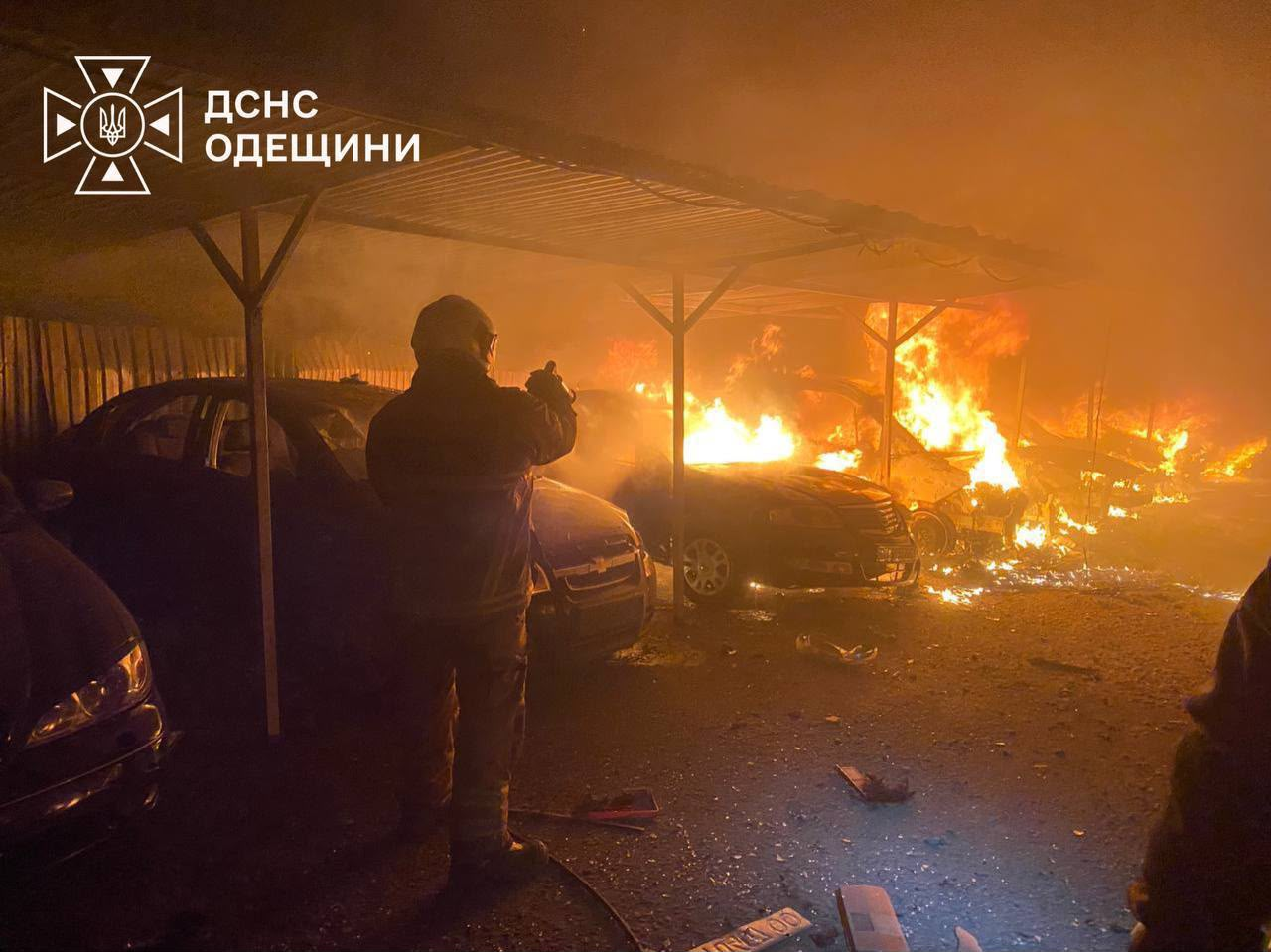 Россия ночью атаковала Украину 142 дронами — в Киеве погибли два человека - фото